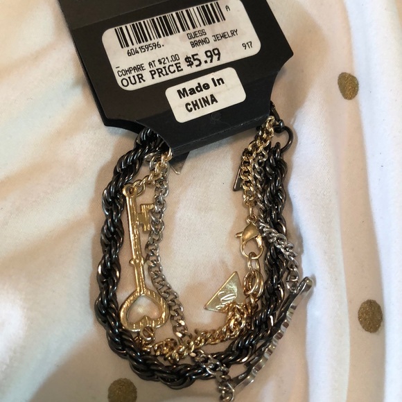 •NWT• Guess Tri-Color Chain Bracelet - Picture 3 of 5